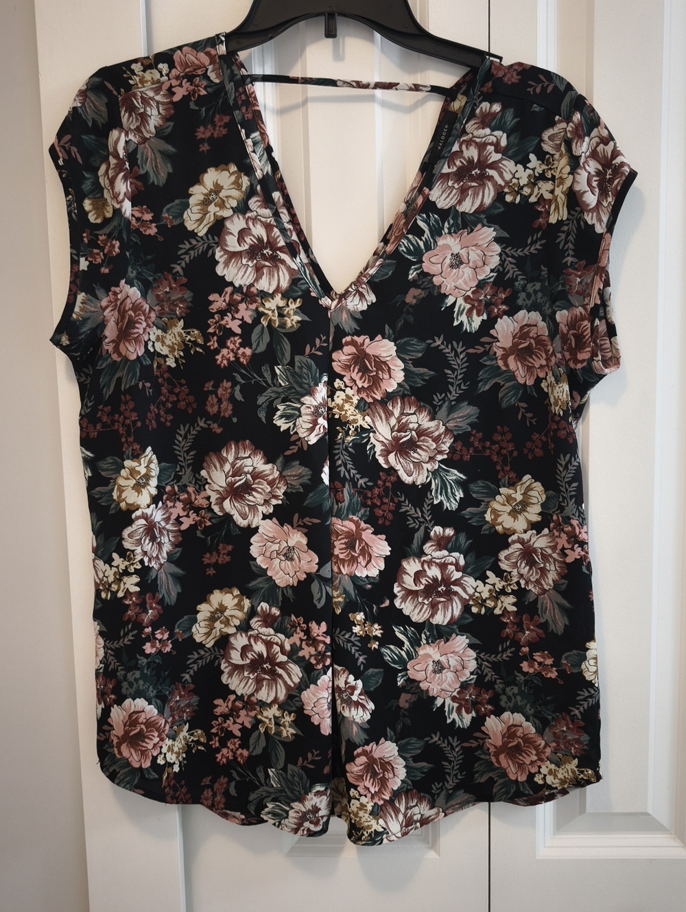 Halogen Black Floral V-Neck Work Blouse Size M
